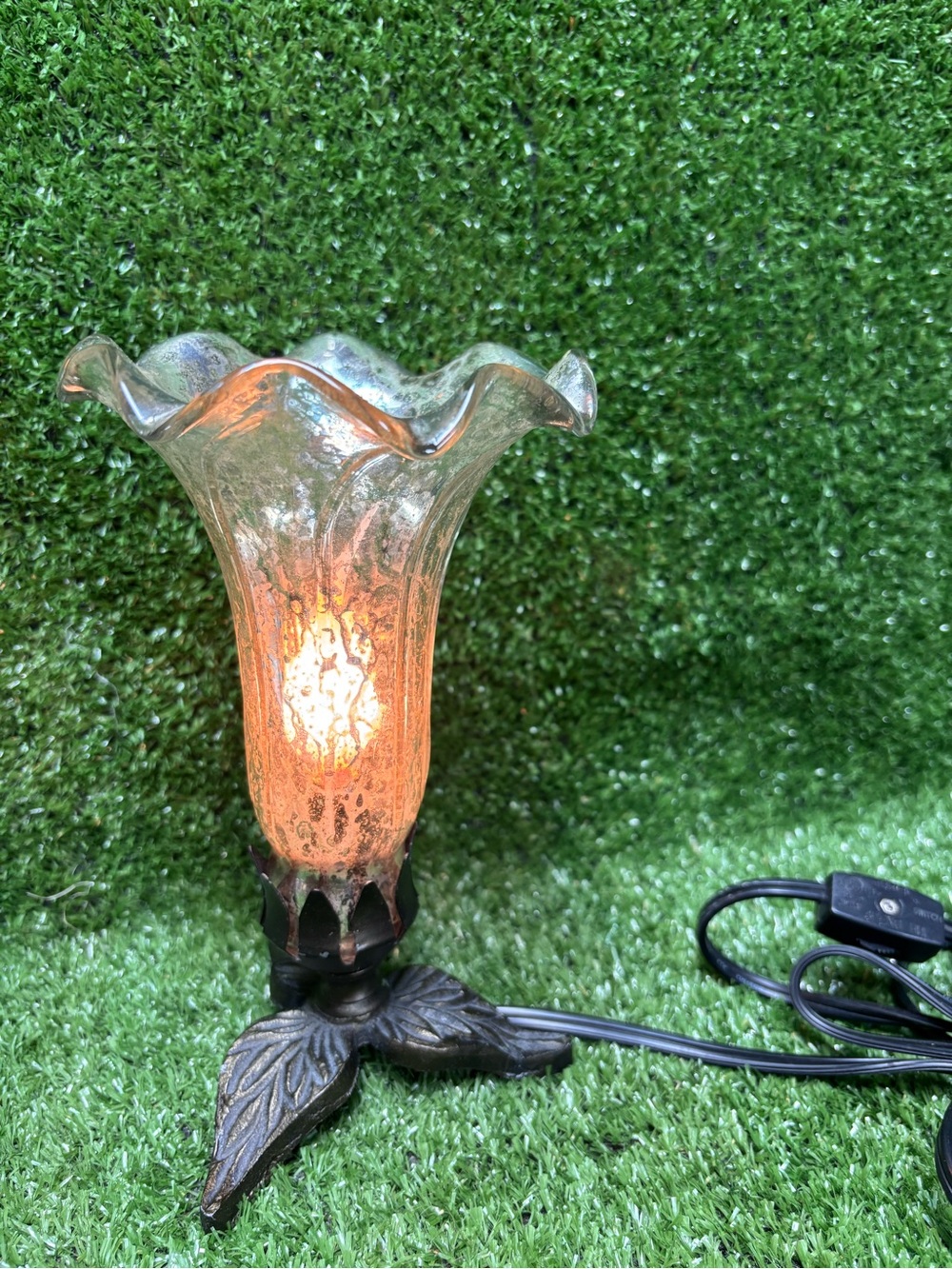 Vintage-Style Glass Tulip Table Lamp in Amber